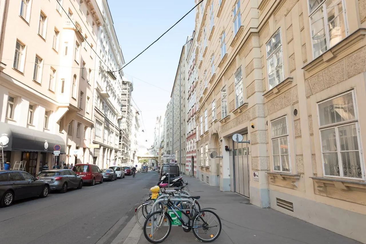 Gorgeous Hideout | City Center Apartment Wien