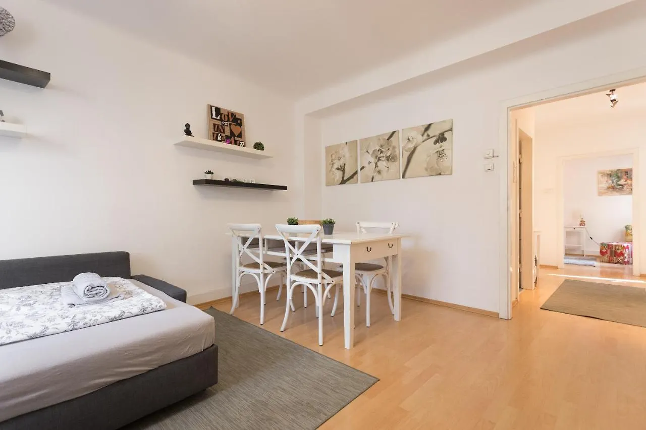 Gorgeous Hideout | City Center Apartment Vienna Austria