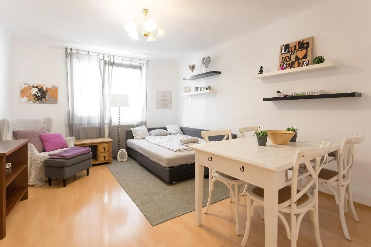 Gorgeous Hideout | City Center Apartment Vienna